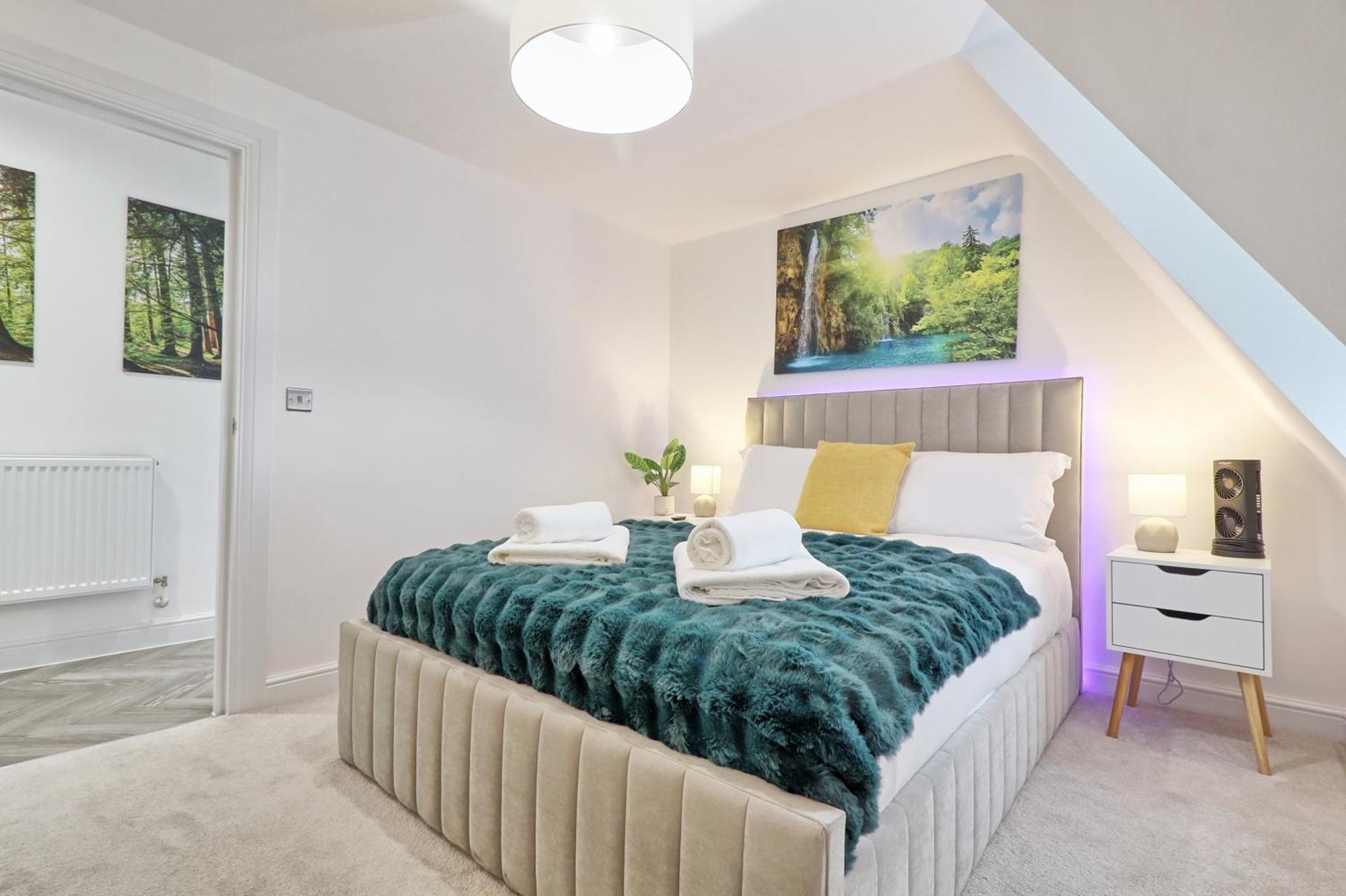 Writtle Massive 4 Bedroom Apartment With Parking In Gorgeous Countryside Location & Short Drive To Chelmsford City Centre Contractors Welcome Buitenkant foto