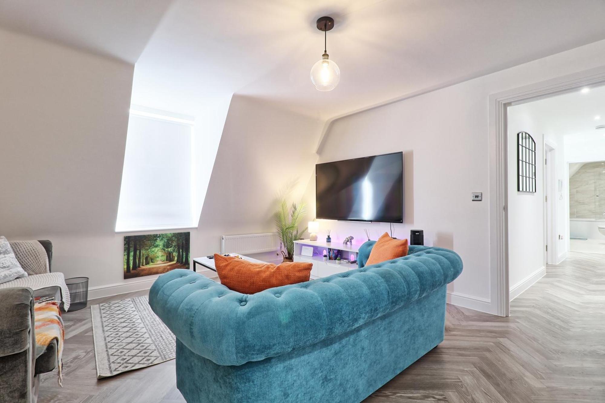 Writtle Massive 4 Bedroom Apartment With Parking In Gorgeous Countryside Location & Short Drive To Chelmsford City Centre Contractors Welcome Buitenkant foto