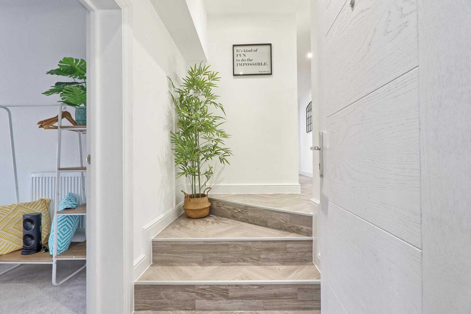 Writtle Massive 4 Bedroom Apartment With Parking In Gorgeous Countryside Location & Short Drive To Chelmsford City Centre Contractors Welcome Buitenkant foto
