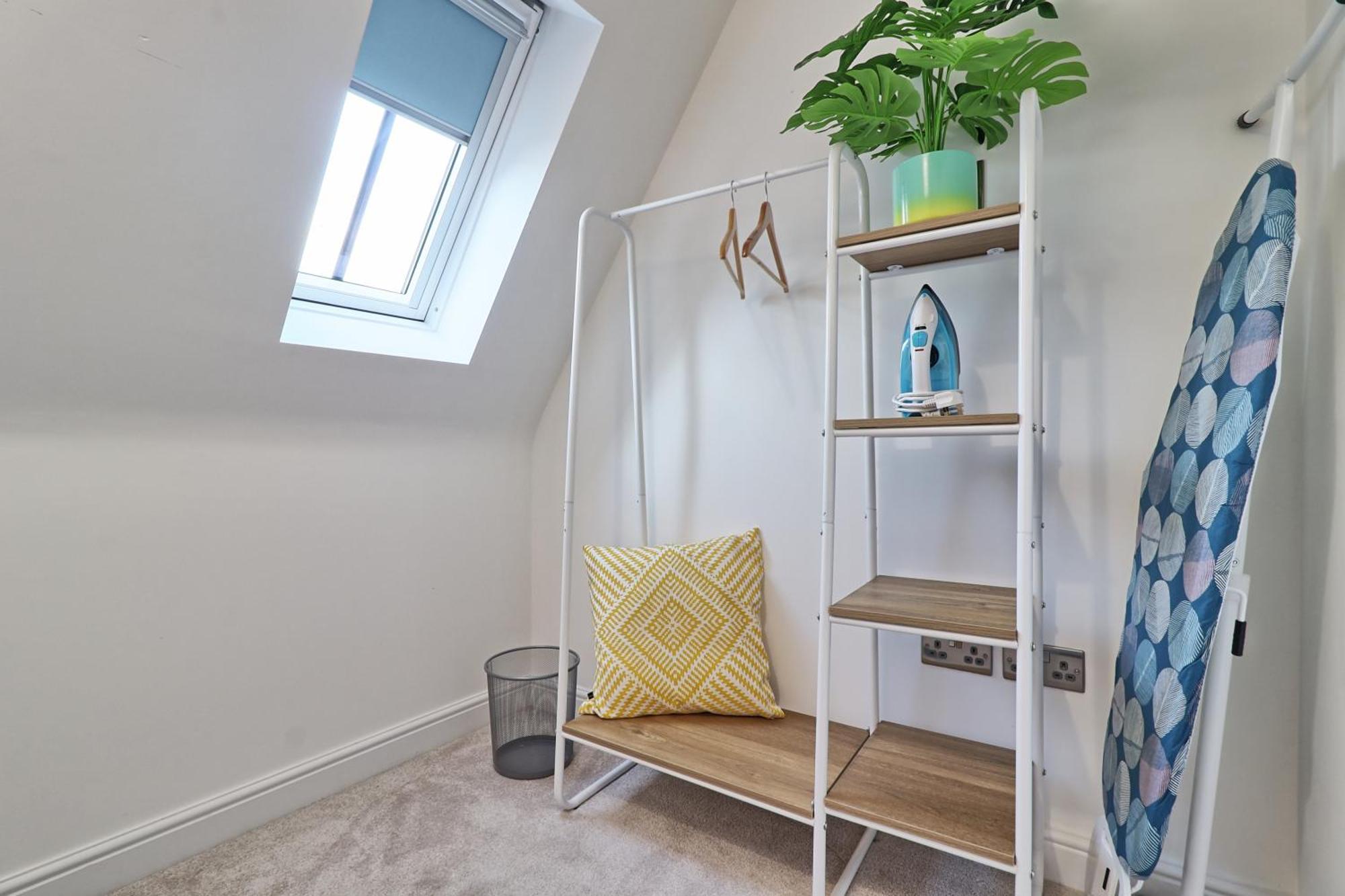 Writtle Massive 4 Bedroom Apartment With Parking In Gorgeous Countryside Location & Short Drive To Chelmsford City Centre Contractors Welcome Buitenkant foto
