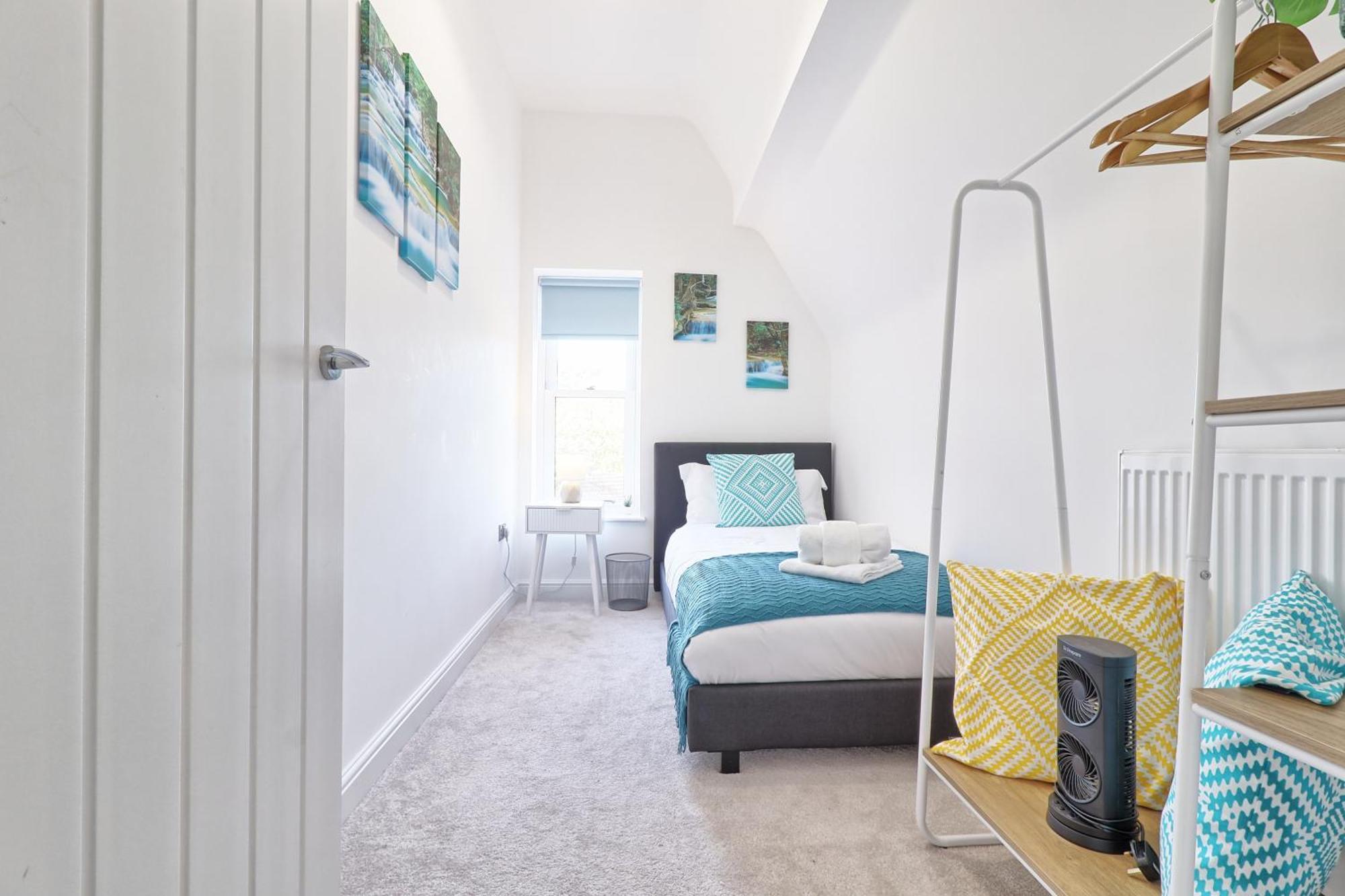 Writtle Massive 4 Bedroom Apartment With Parking In Gorgeous Countryside Location & Short Drive To Chelmsford City Centre Contractors Welcome Buitenkant foto